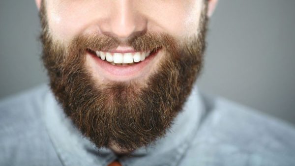 Comment avoir les dents blanches rapidement en quelques astuces simples