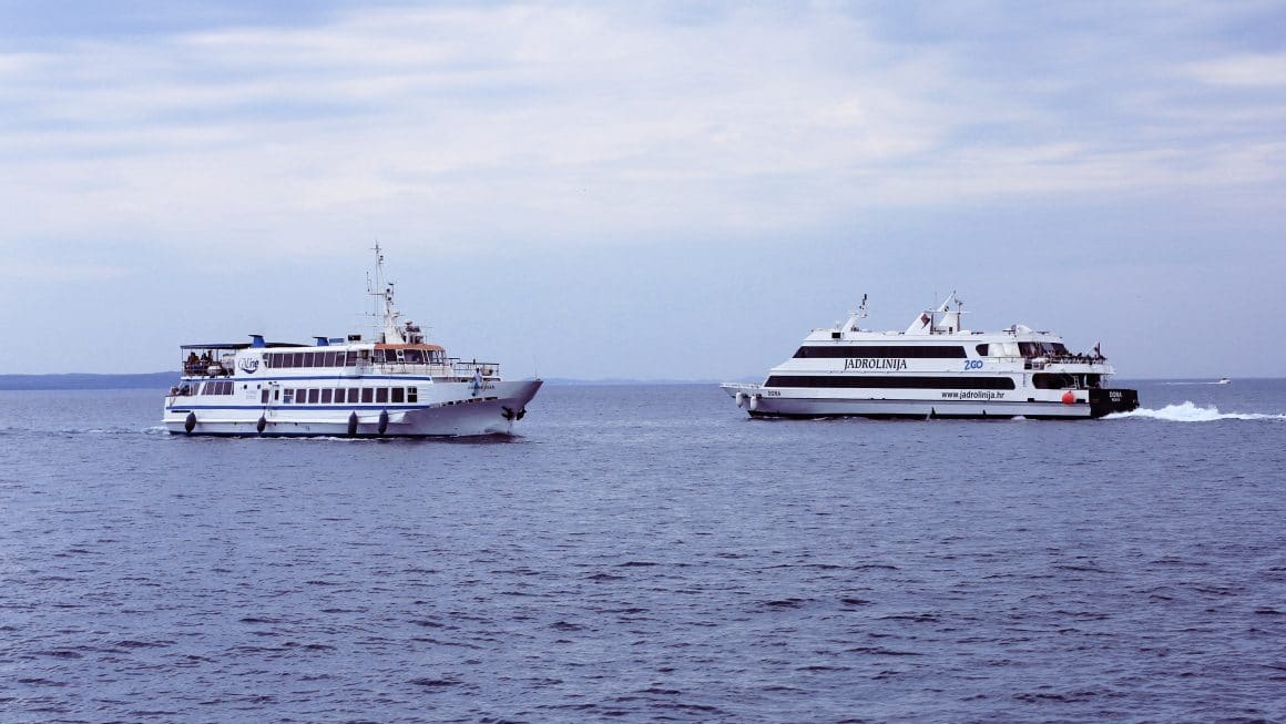 Voyage ferry